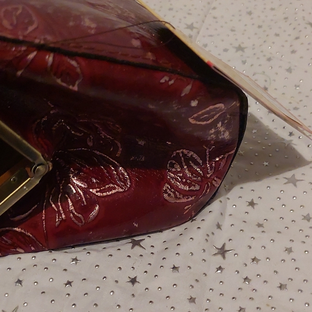 Patricia Nash Red Shoulder Bag with Floral Embossed Design - Picture 8 of 9